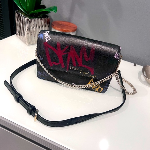 DKNY graffiti style bag - Picture 1 of 3